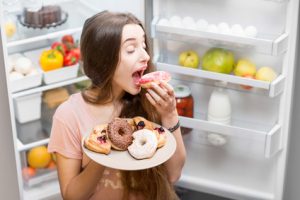 mangiare troppi dolci riduce i minerali nel corpo
